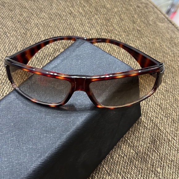 Yves Saint Laurent Accessories - Yves Saint Laurent